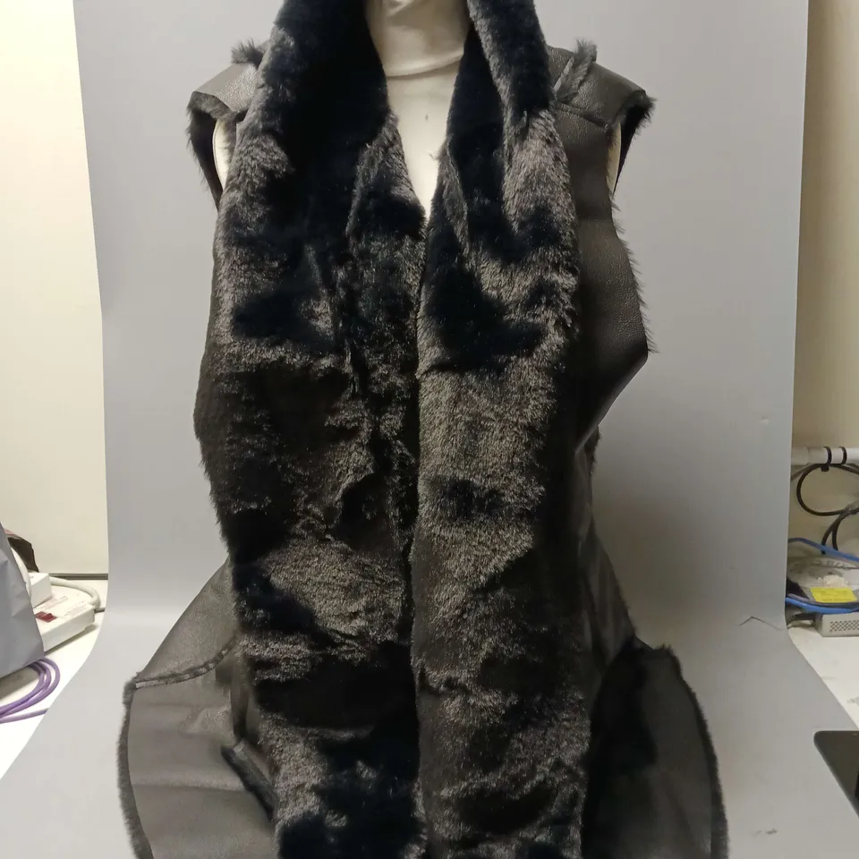 WYNNE COLLECTION LADIES FAUX FUR LINED GILET BLACK SIZE XXL