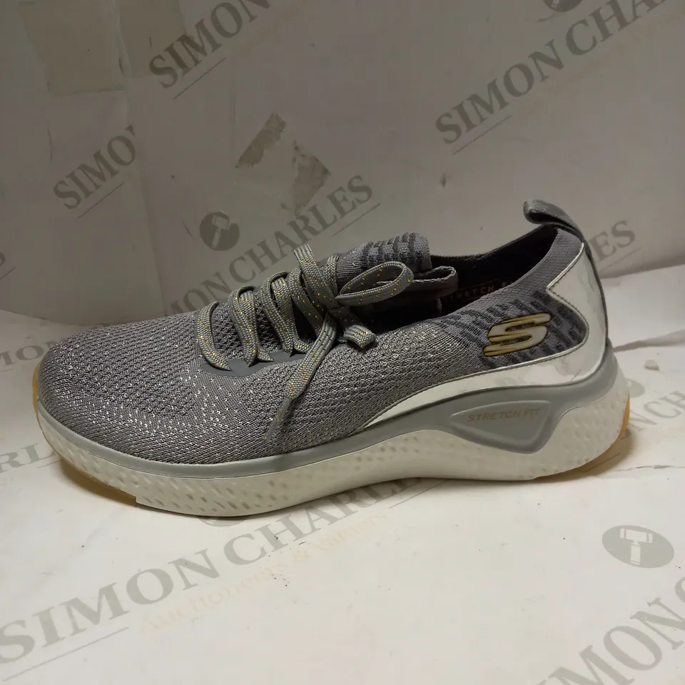SKECHERS GREY SOLAR FUSE TRAINERS - SIZE 6.5