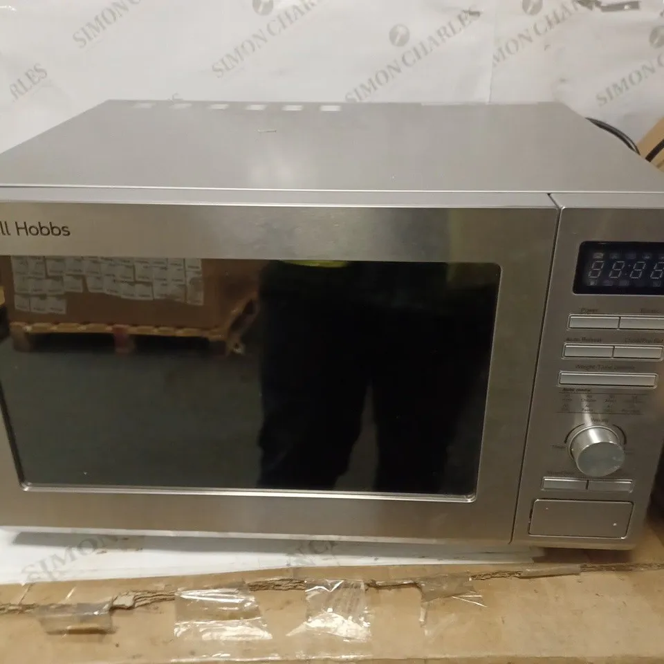 RUSSELL HOBBS FAMILY SIZE SILVER MICROWAVE 