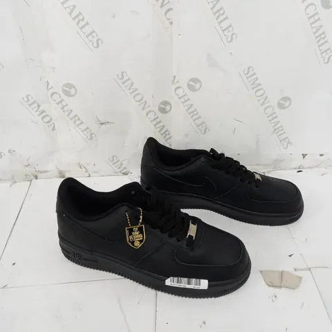 UNBOXED PAIR OF NIKE AIR FORCE 1 BLACKOUT SIZE 8