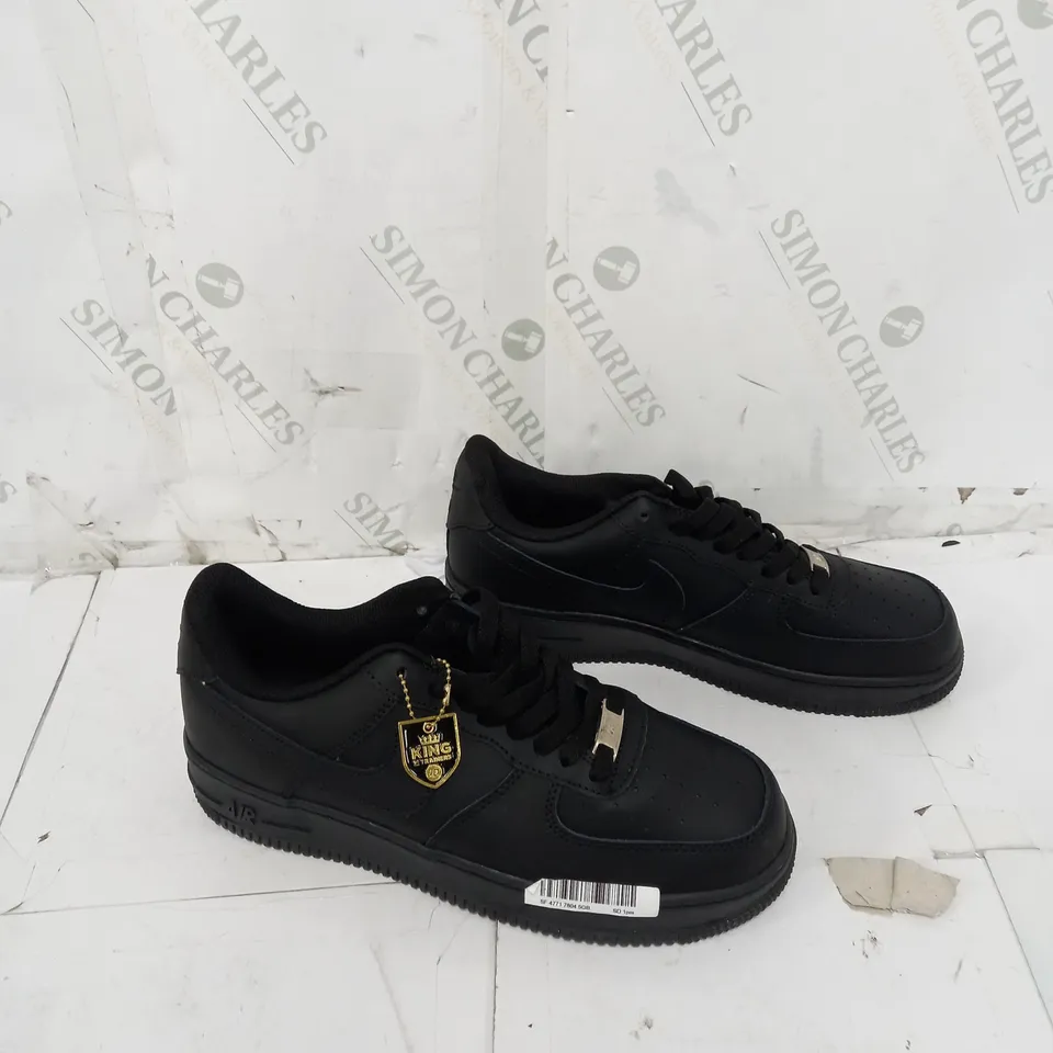 UNBOXED PAIR OF NIKE AIR FORCE 1 BLACKOUT SIZE 8 