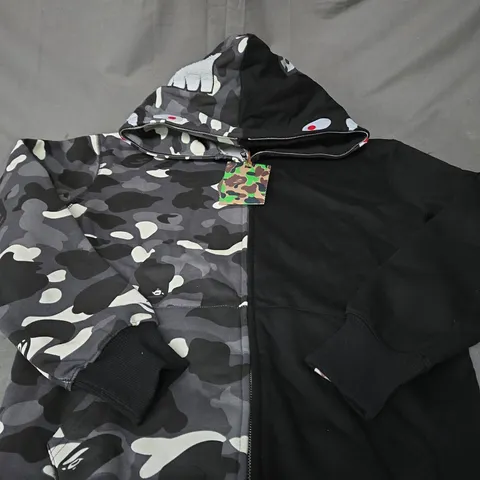 A BATHING APE SHARK HOODIE SIZE M