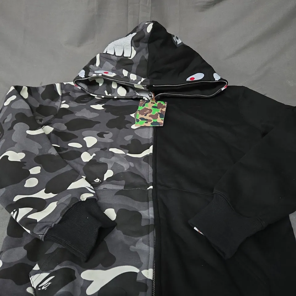 A BATHING APE SHARK HOODIE SIZE M