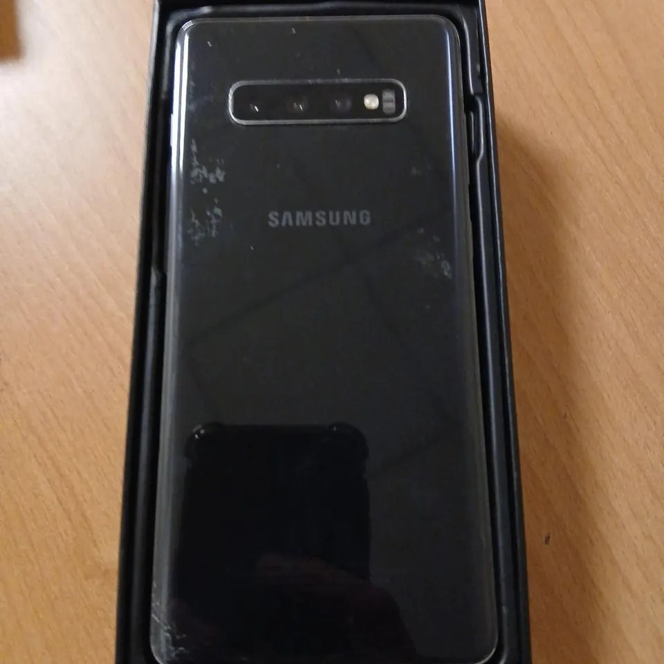 SAMSUNG GALAXY S10+ SMARTPHONE – BLACK, BOXED WITH CHARGER AND USB-C CABLE (EUROPEAN SIM CARD ONLY)