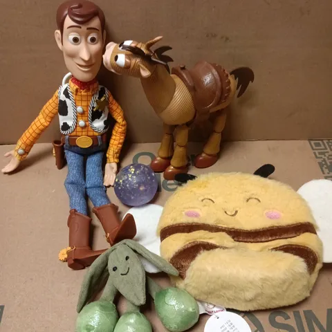 APPROXIMATELY 10 ASSORTED TOYS & GAMES PRODUCTS TO INCLUDE TOY STORY DOLLS, PLUSH TOY, STRESS BALL ETC 