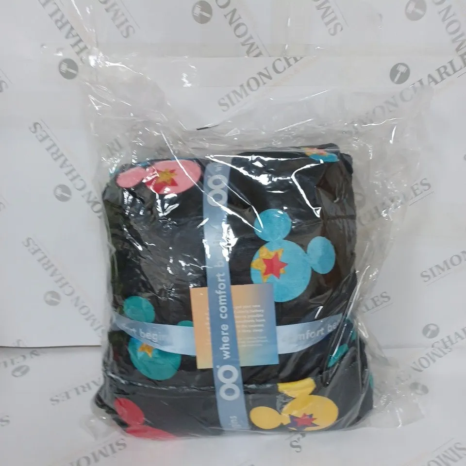 OODIE - HOODED BLANKET 