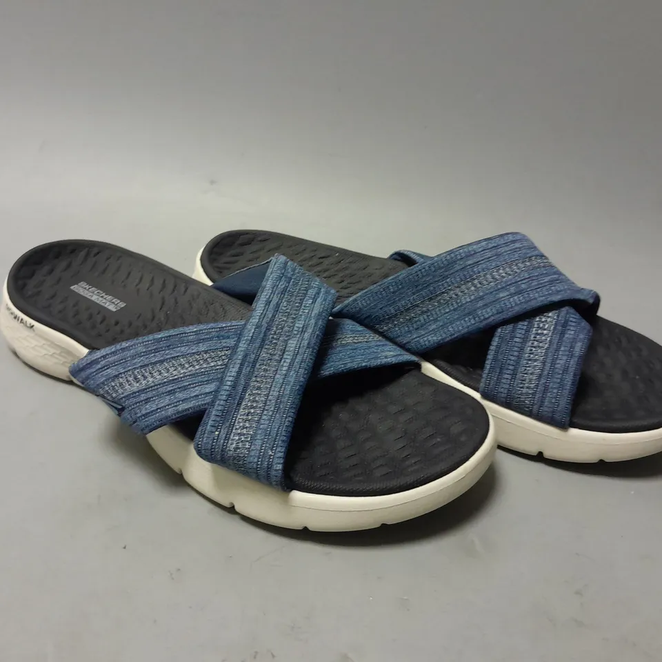 SKECHERS GOWALK FLEX SLIDE SANDAL SIZE 6