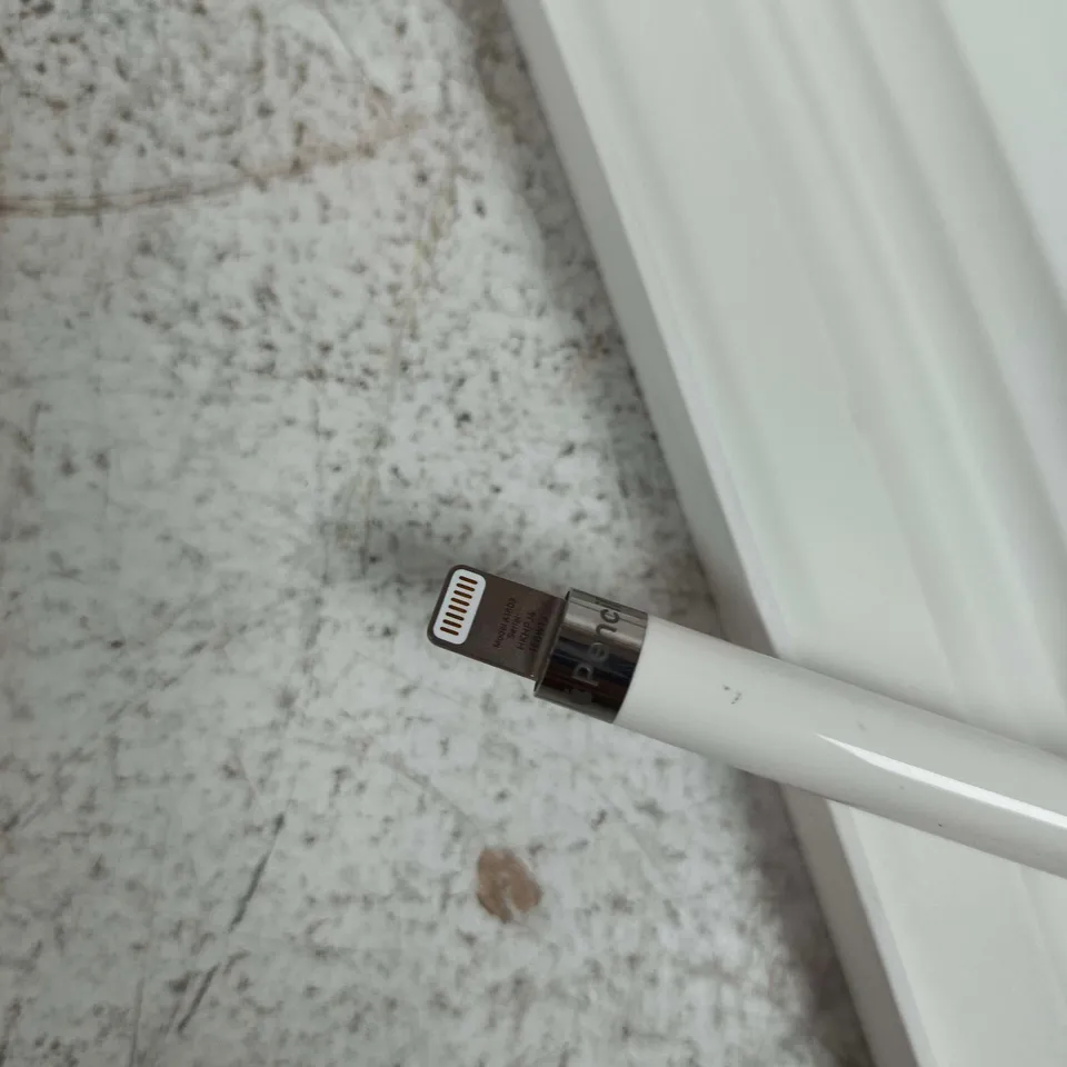 APPLE PENCIL (1ST GEN) – WHITE,