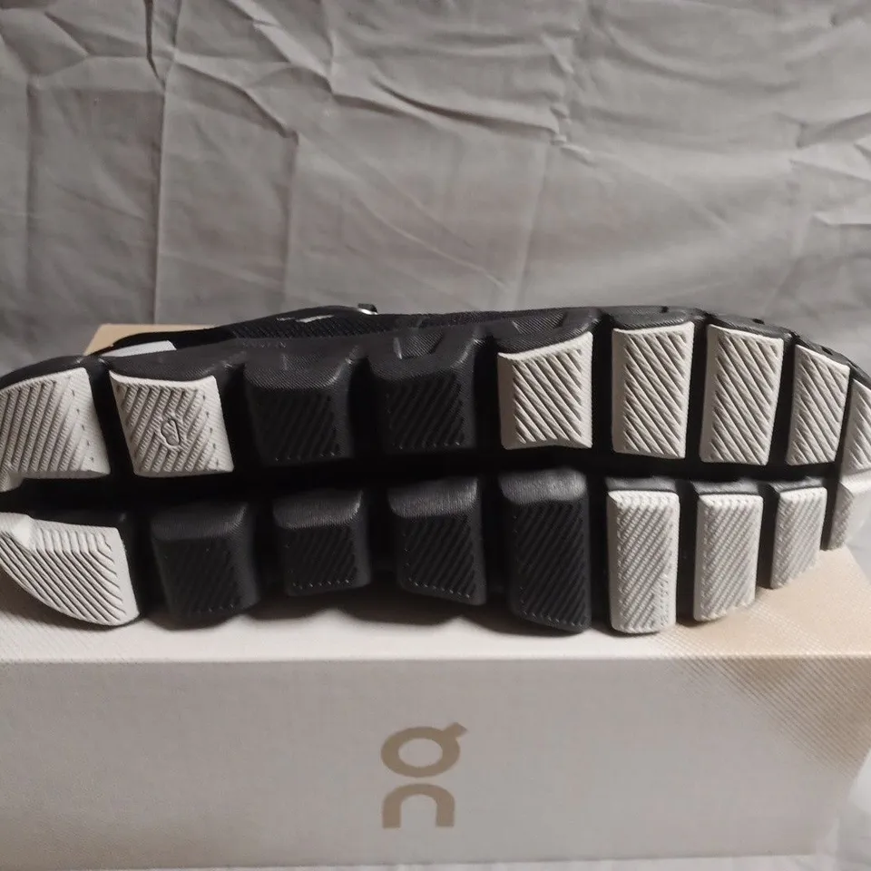 BOXED PAIR OF ON RUNNING CLOUD X3 BLACK RUNNING SHOES – UK 9