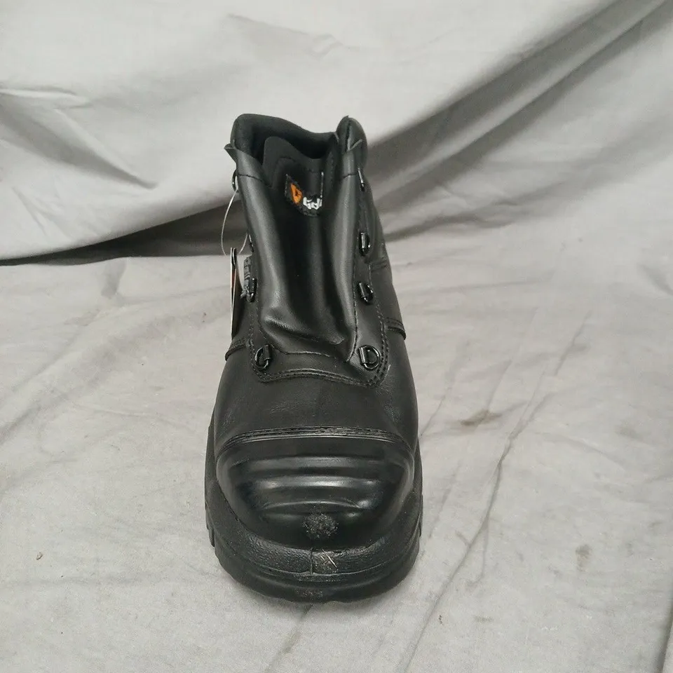 GOLIATH BLACK LEATHER SAFETY BOOTS – WORK BOOTS - SIZE 8