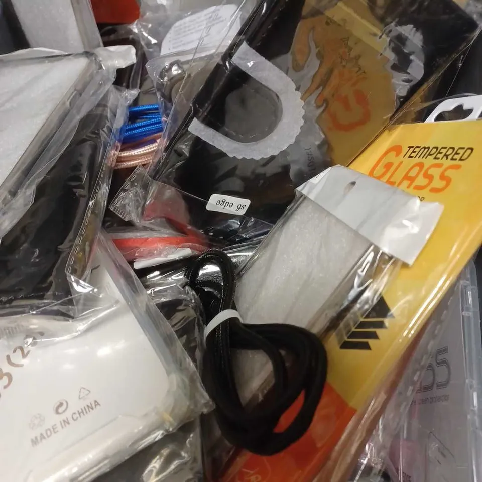 APPROX 20 ASSORTED PHONE ACCESSORIES TO INCLUDE CASES, SCREEN PROTECTORS, CHARGERS, ETC 