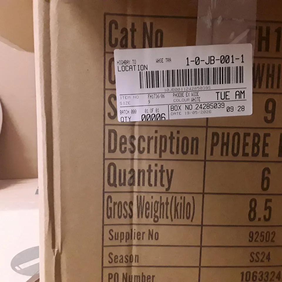 BOXED BRAND NEW SIMPLY BE PHOEBE EX WIDE SCANDALS SIZE 9 WHITE COLOUR APPROXIMATELY 6 PAIRS