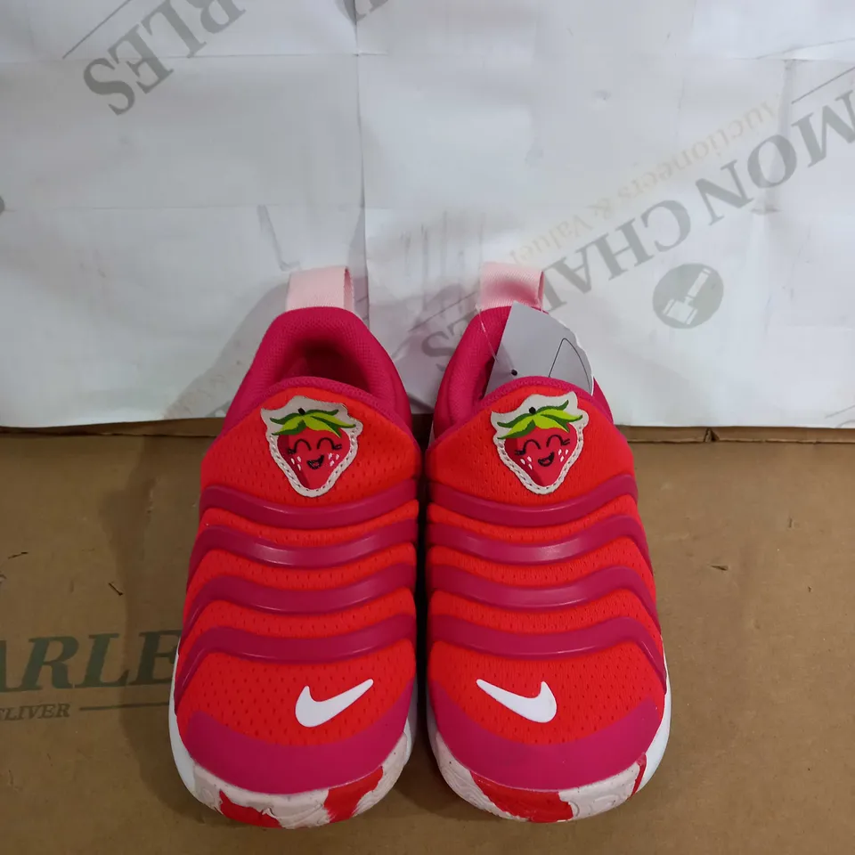 PAIR OF NIKE DYNAMO GO LIL FRUITS FOR KIDS SIZE 6.5