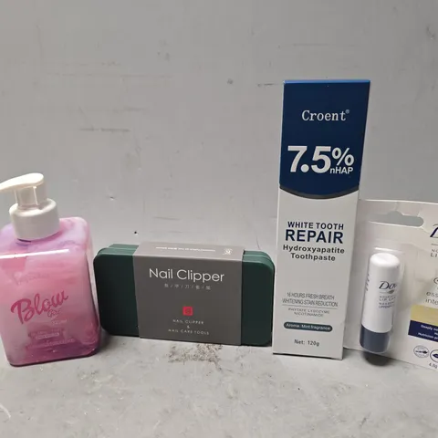 APPROXIMATELY 12 ASSORTED HEALTH & BEAUTY ITEMS TO INCLUDE - DOVE LIP BALM , NAIL CLIPPER , CROENT WHITE TOOTH REPAIR ETC