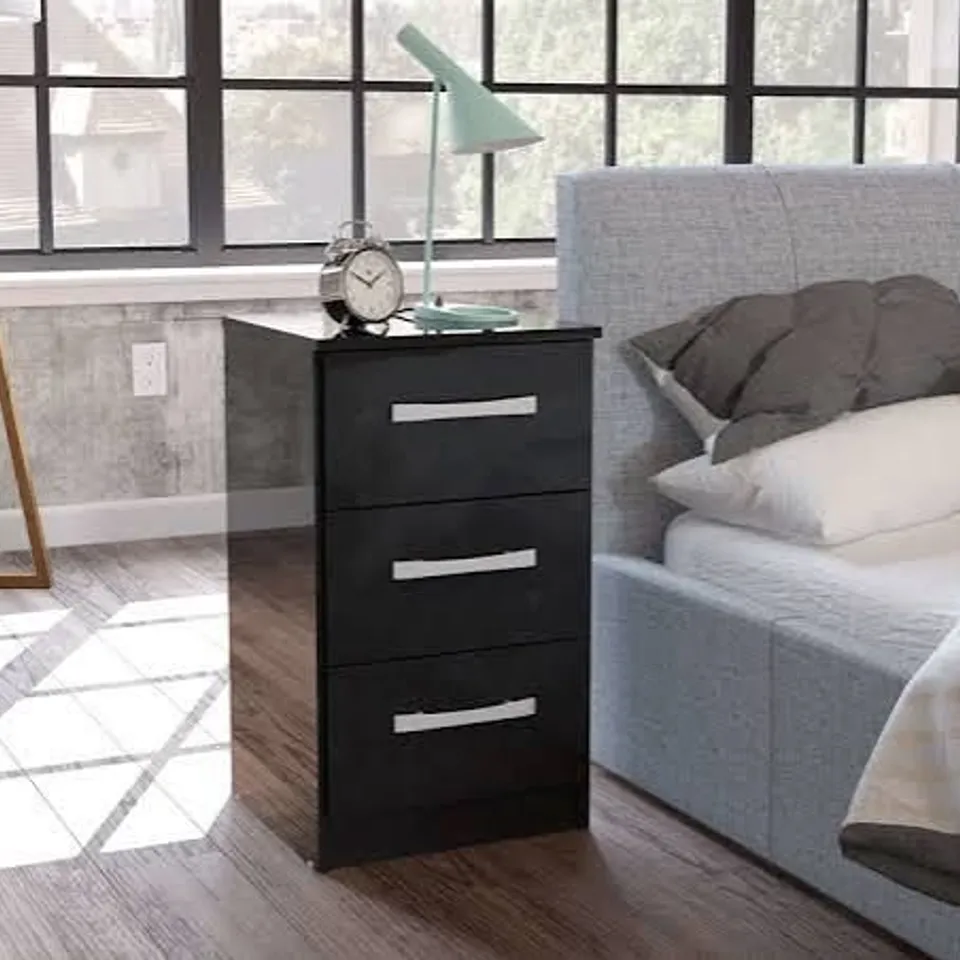 BOXED BIRLEA LYNX 3 DRAWER BEDSIDE TABLE (1 BOX)