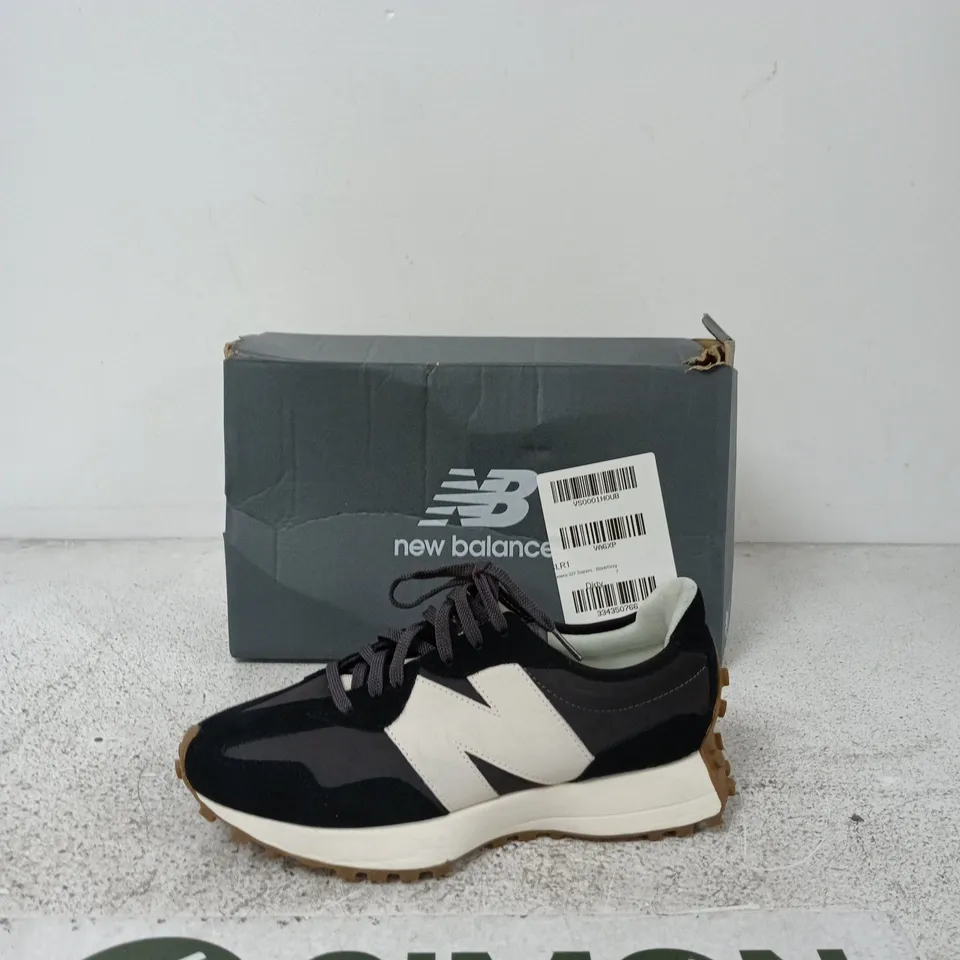 NEW BALANCE WOMENS 327 TRAINERS - BLACK/GREY SIZE UK 7