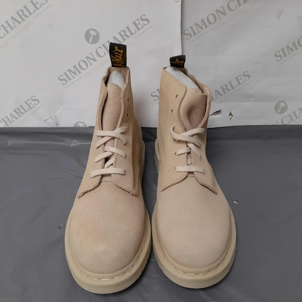 DR MARTENS SUEDE BOOTS CREAM SIZE 8