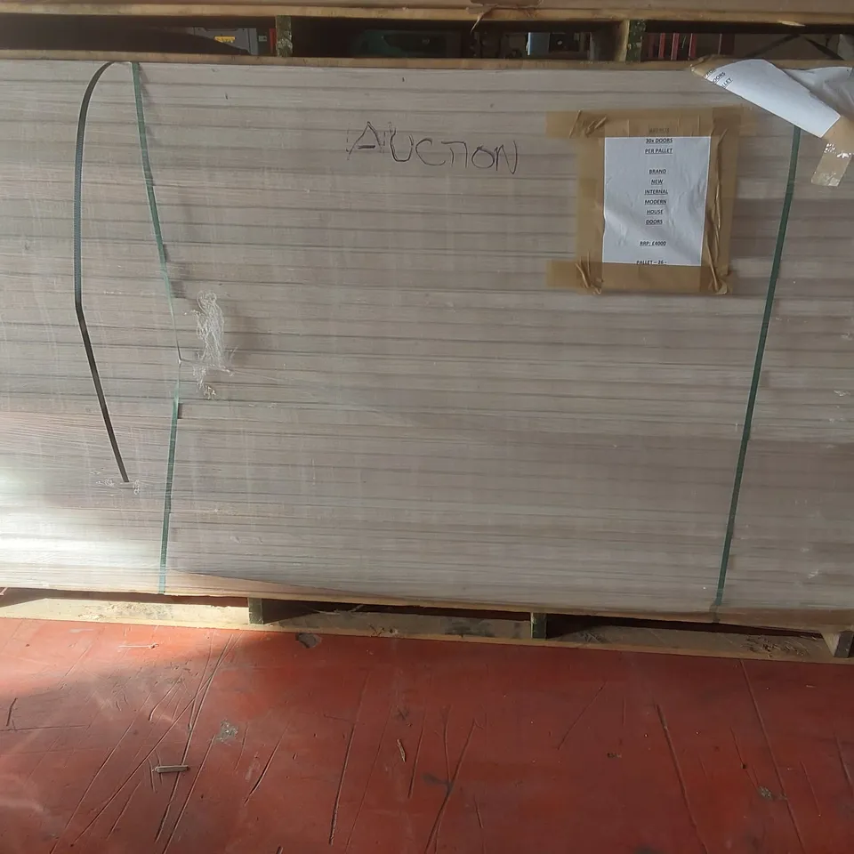 PALLET CONTAINING A VERY LARGE QUANTITY OF ASSORTED DOORS