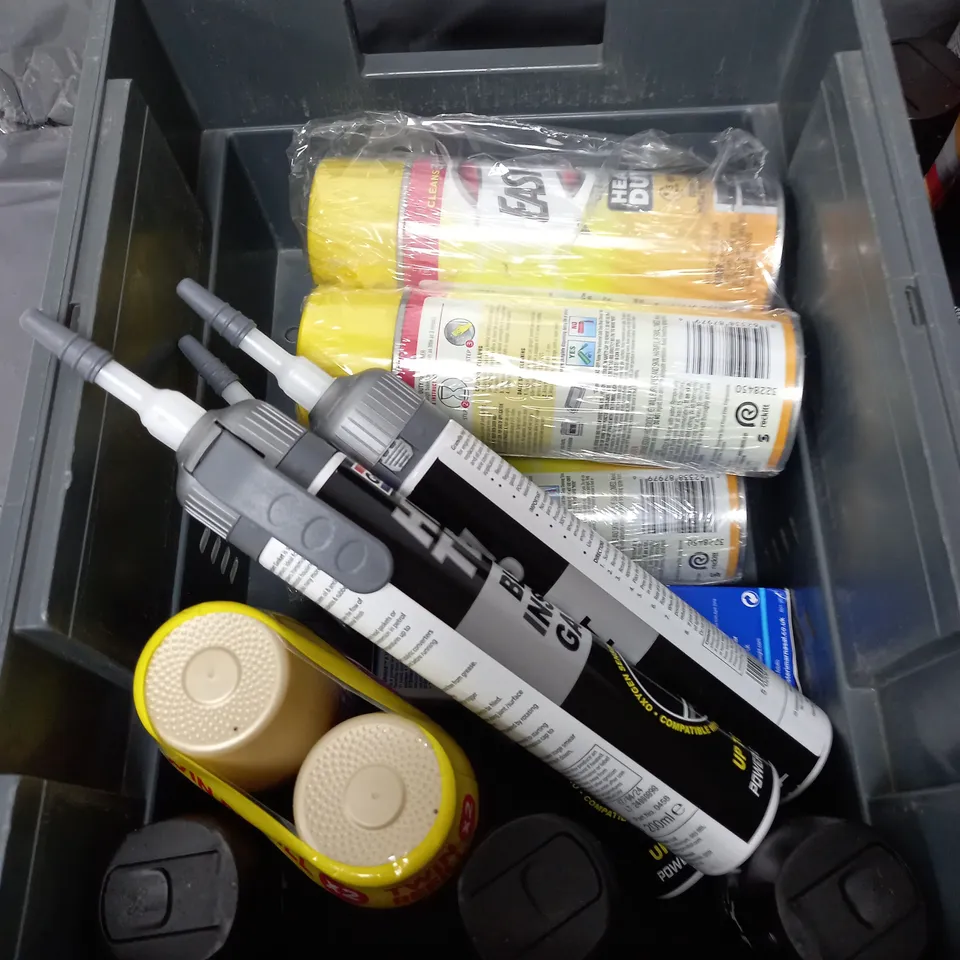 BOX OF APPROXIMATELY 10 ASSORTED AEROSOLS TO INCLUDE - GLADE RELAXING ZEN AUTOMATIC REFILL - EASY-OFF OVEN CLEANER - GRANVILLE BLACK INSTANT GASKET - ETC - COLLECTION ONLY