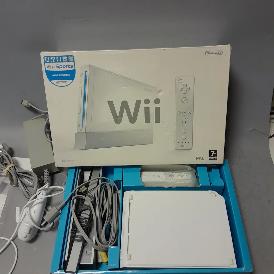 BOXED NINTENDO WII CONSOLE WITH WIISPORTS