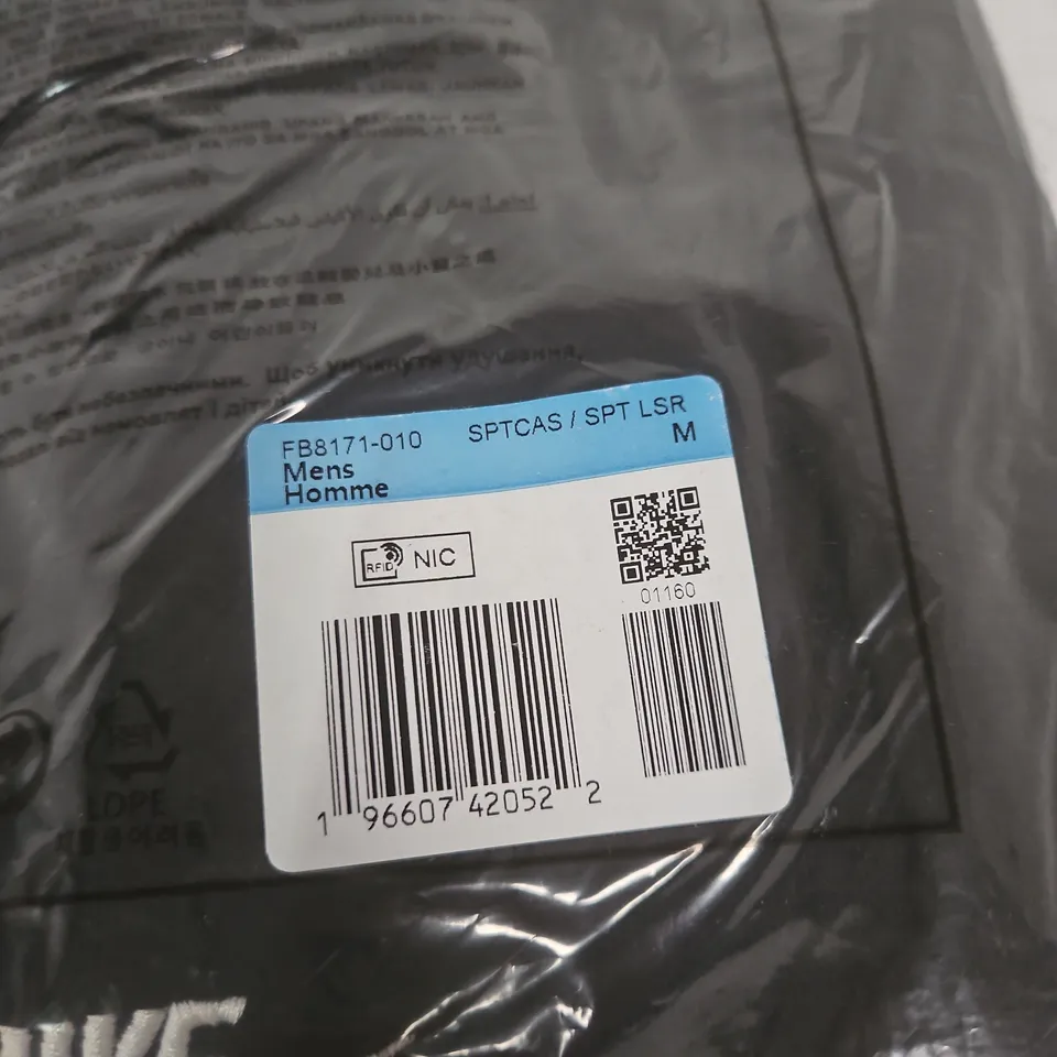 NIKE MENS BLACK TECH FLEECE SHORTS – SIZE M