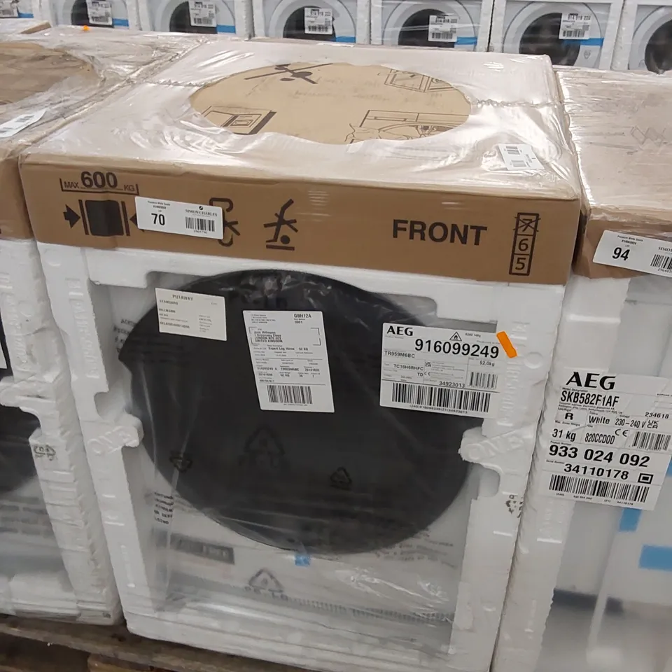AEG 9000 ABSOLUTECARE® PLUS 9KG HEAT PUMP TUMBLE DRYER Model TR959M6BC RRP £1084