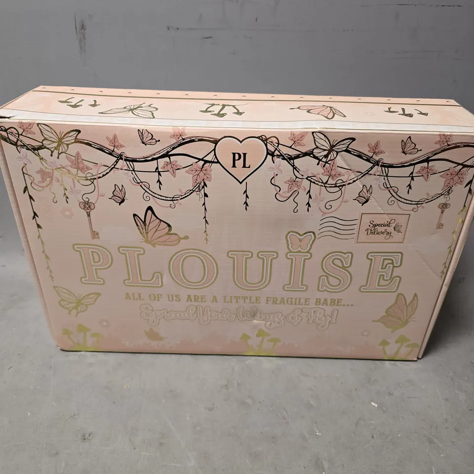 P.LOUISE ASSORTED COSMETIC MYSTERY BOX