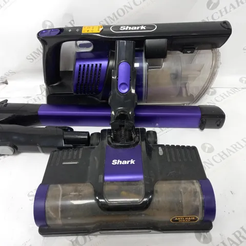 SHARK ANTI HAIR WRAP CORDLESS PET VACUUM CLEANER IZ202UKT