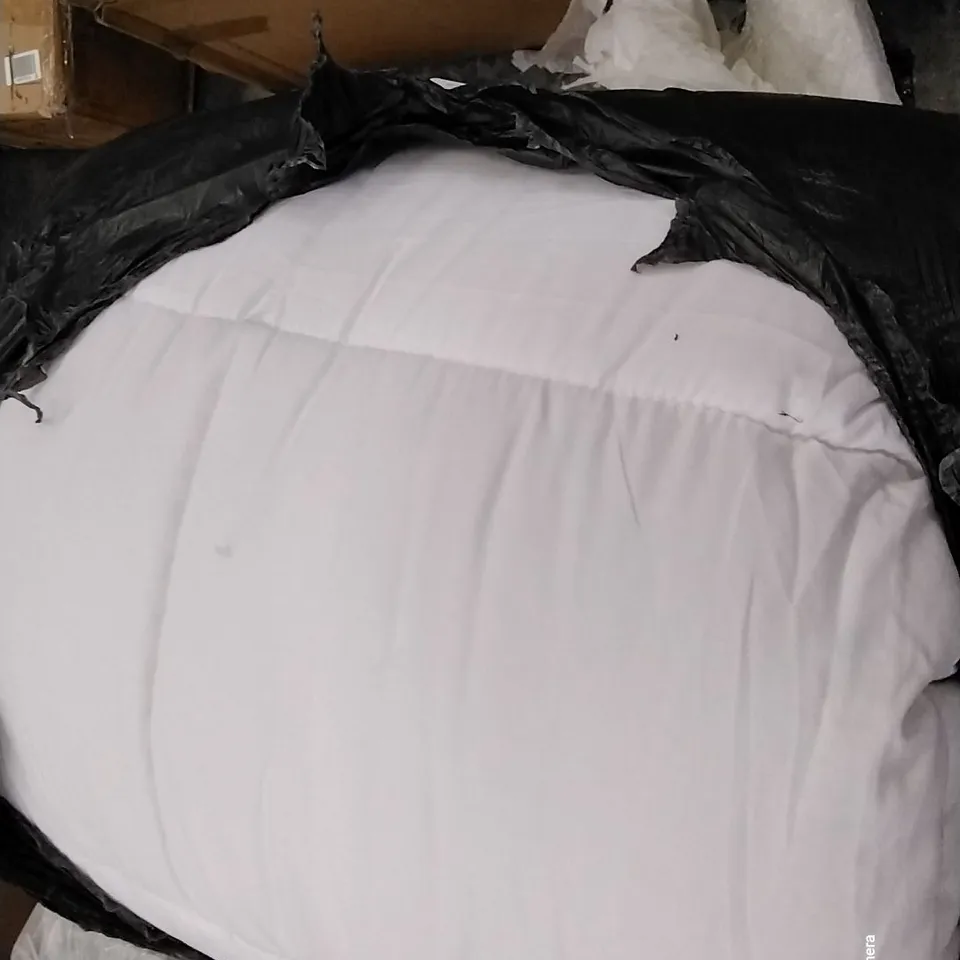 MARTEX SILVERBAC 10.5 TOG DUVET KING