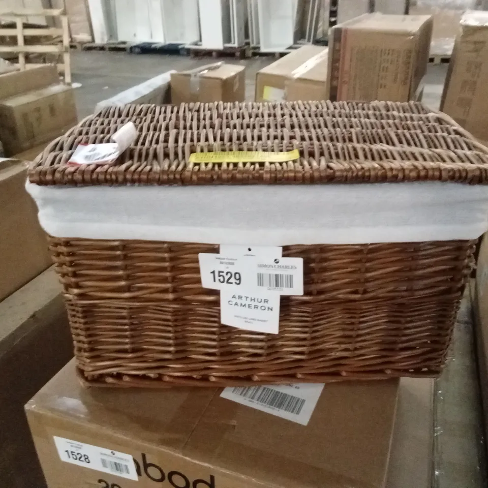 ARTHUR CAMERON RECTANGULAR WICKER STORAGE BASKET WITH LID AND REMOVABLE LINING