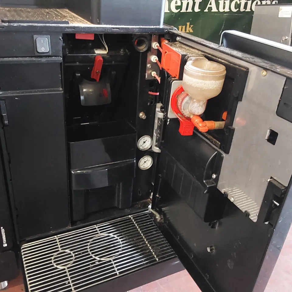 FRANKE A600 BEAN TO CUP COMMERCIAL COFFEE MACHINE WITH FOAMMASTER MILK SYSTEM 