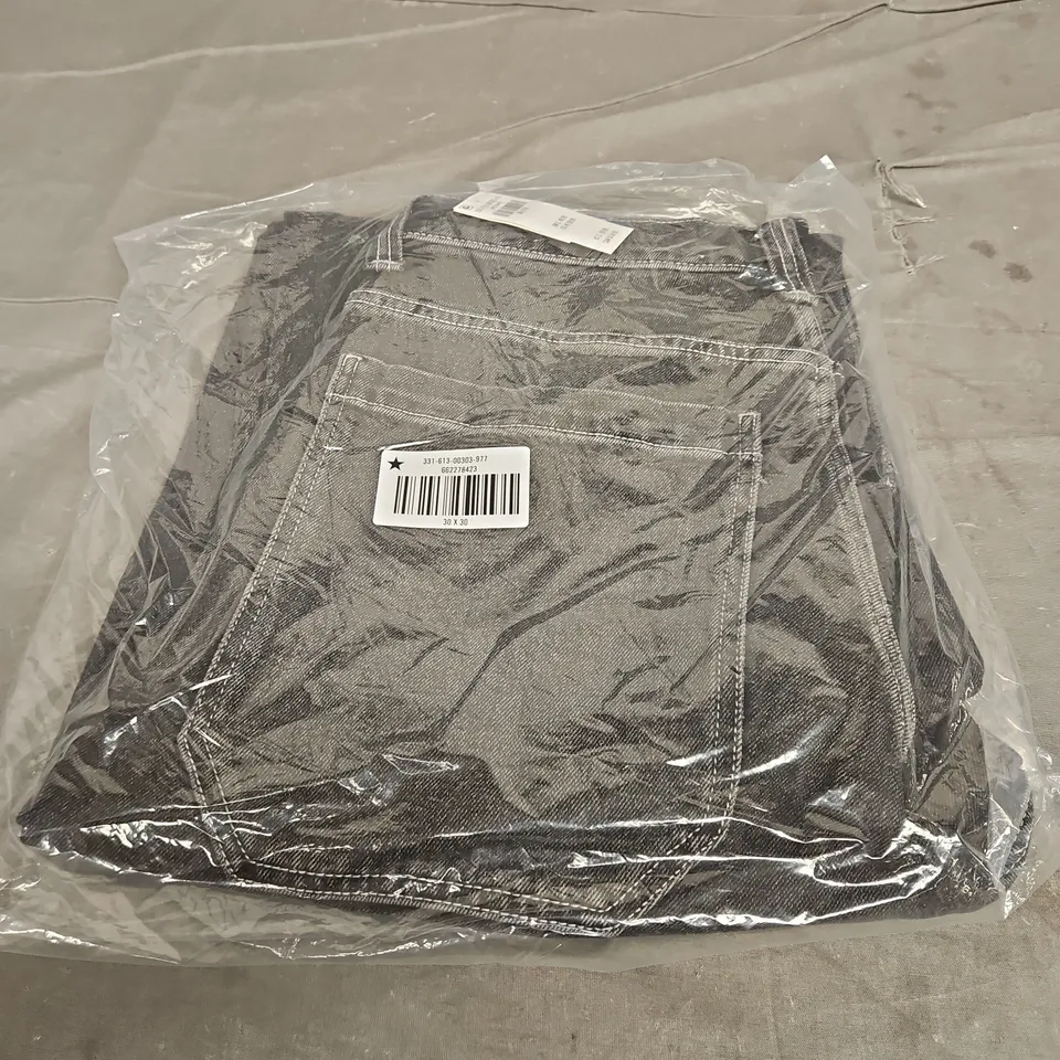 SEALED HOLLISTER WASHED BLACK EMBROIDERED SNAKE SKATER BAGGY JEANS - 30 X 30
