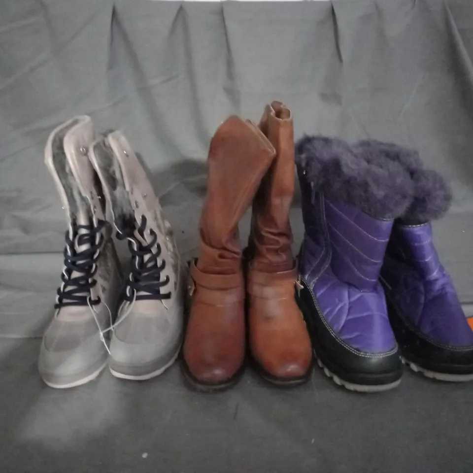APPROXIMATELY 10 PAIRS OF ASSORTED KIDS SHOES IN VARIOUS STYLES AND SIZES 