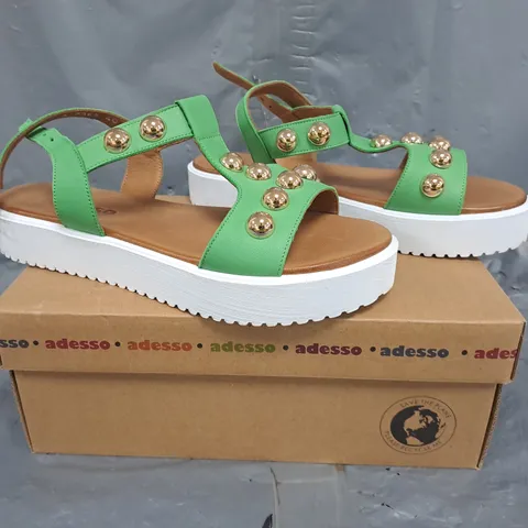 BOXED PAIR OF ADESSO OPEN TOE FLATFORM SANDALS IN GREEN SIZE EU 40