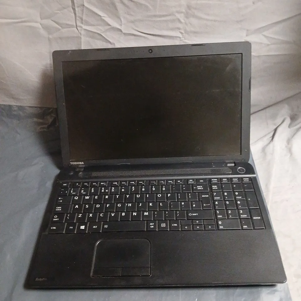TOSHIBA SATELLITE PRO C50-A-1E2