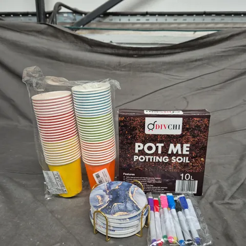 APPROXIMATELY 15 ASSORTED HOUSEHOLD ITEMS TO INCLUDE COLOURED PAPER CUPS, POT ME POTTING SOIL AND CERAMIC COASTERS