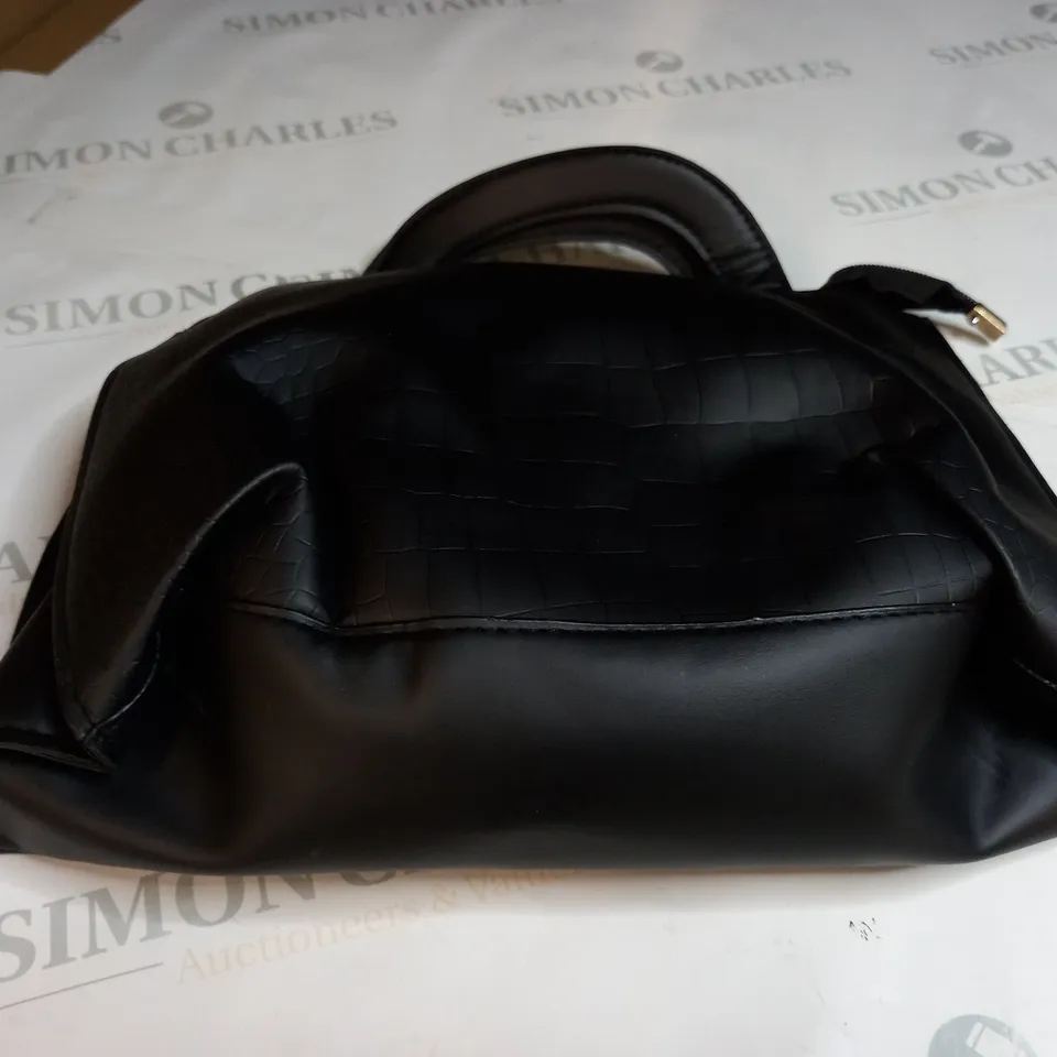 UNBRANDED BLACK LEATHER BAG 