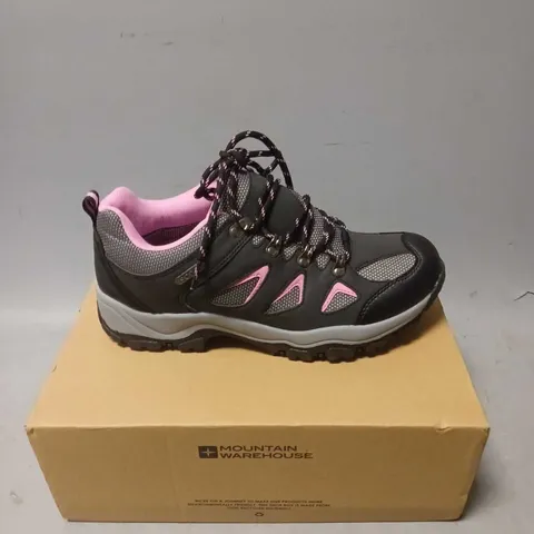 BOXED PAIR OF MOUNTAIN WAREHOUSE ISODRY TRAINERS - 8