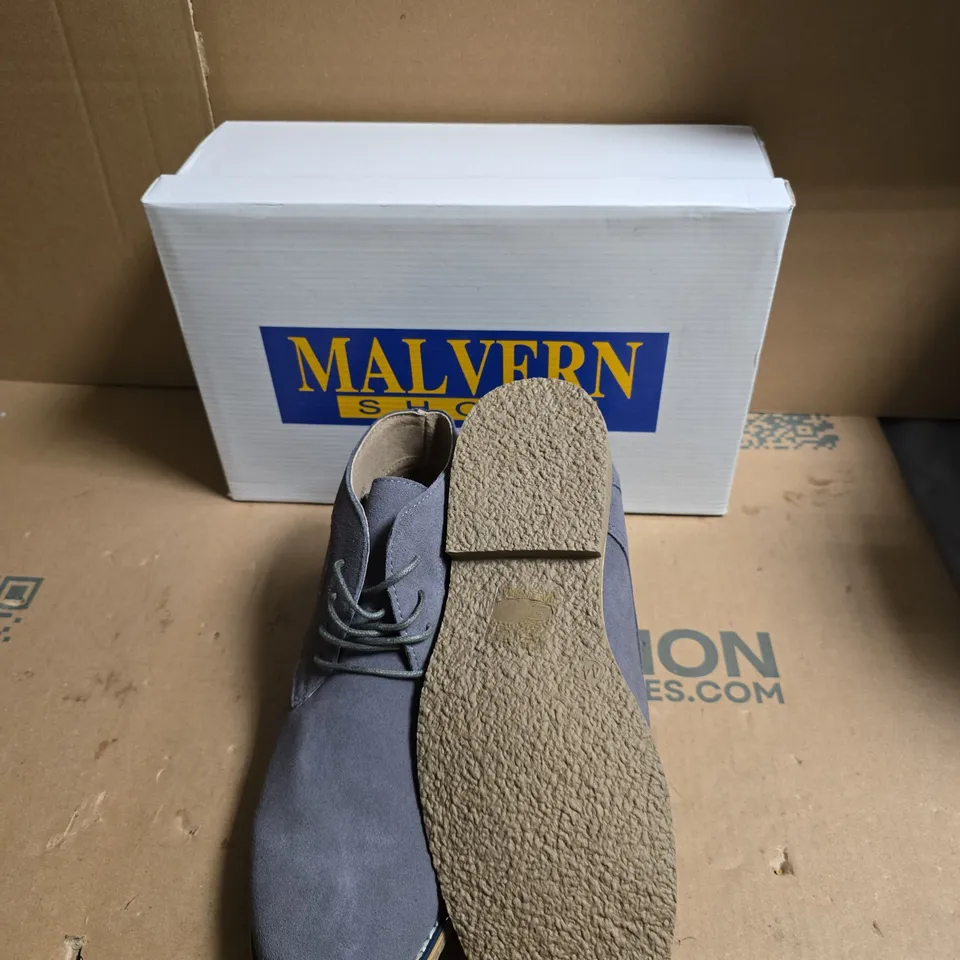 MALVERN SHOES MEN’S BLUE-GREY SUEDE CHUKKA BOOTS - UK SIZE 10
