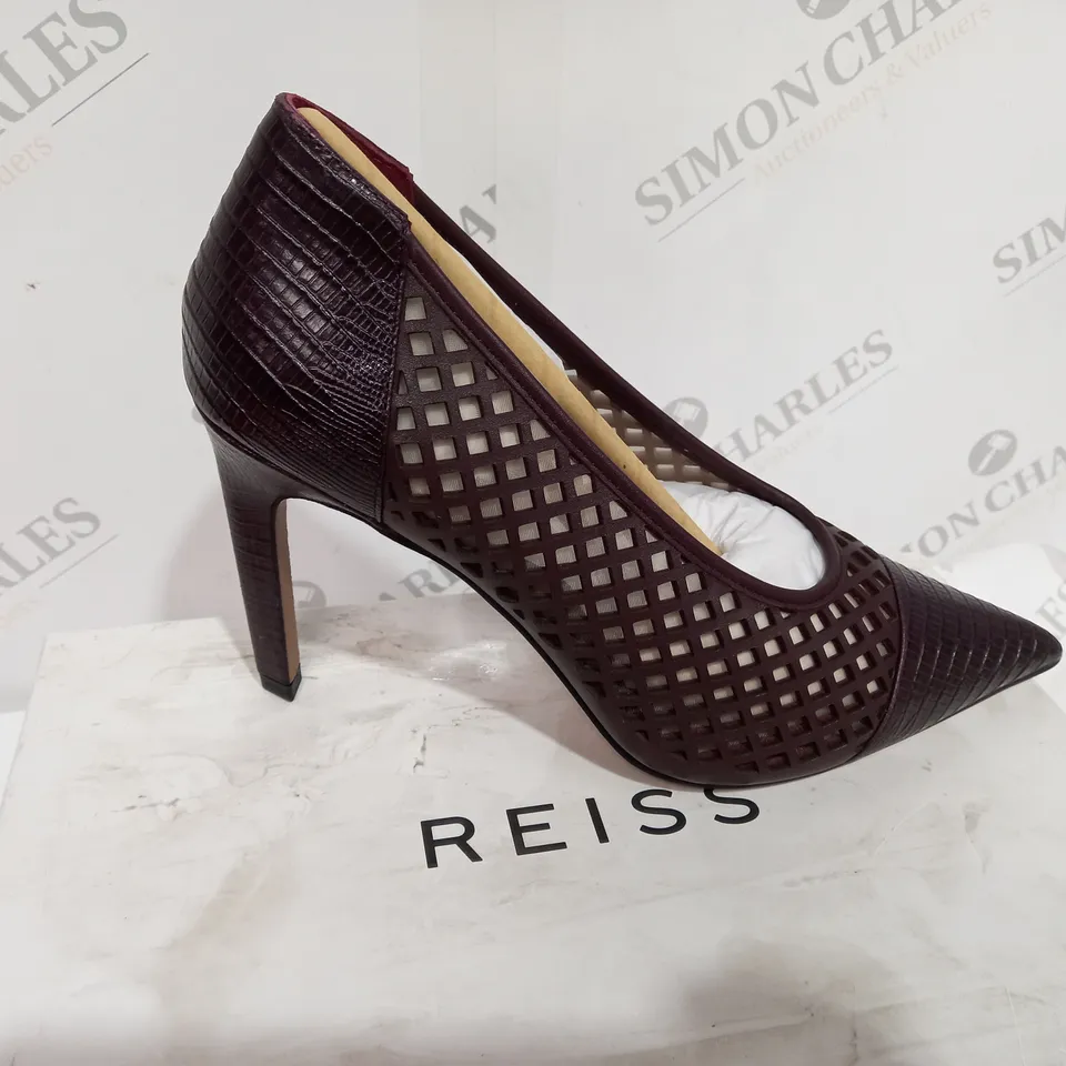 BOXED REISS CLOVER LIZARD STYLE POMEGRANATE COLOURED HEELS - SIZE 6