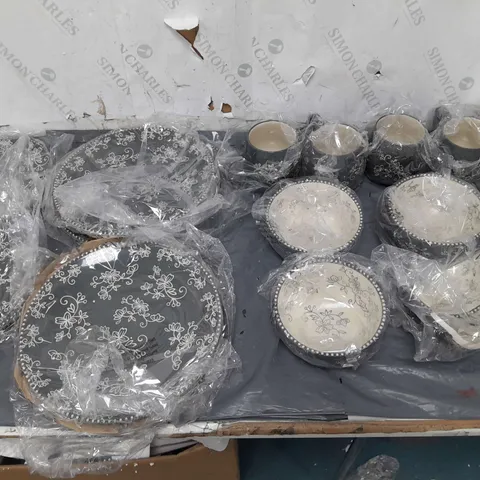CERAMIC DINING SET TO INCLUDE 8 PLATES, 4 MUGS, AND 3 BOWLS