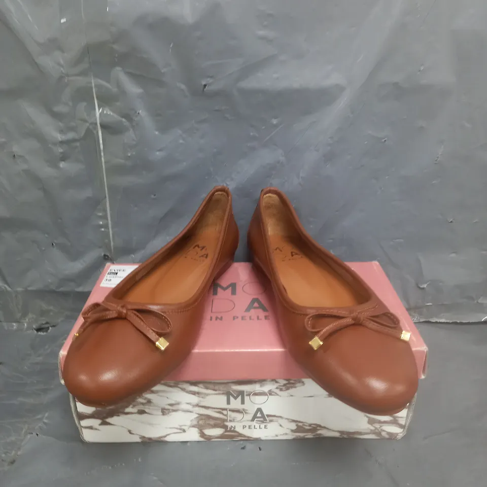 MODA IN PELLE LEATHER PUMPS TAN SIZE 6
