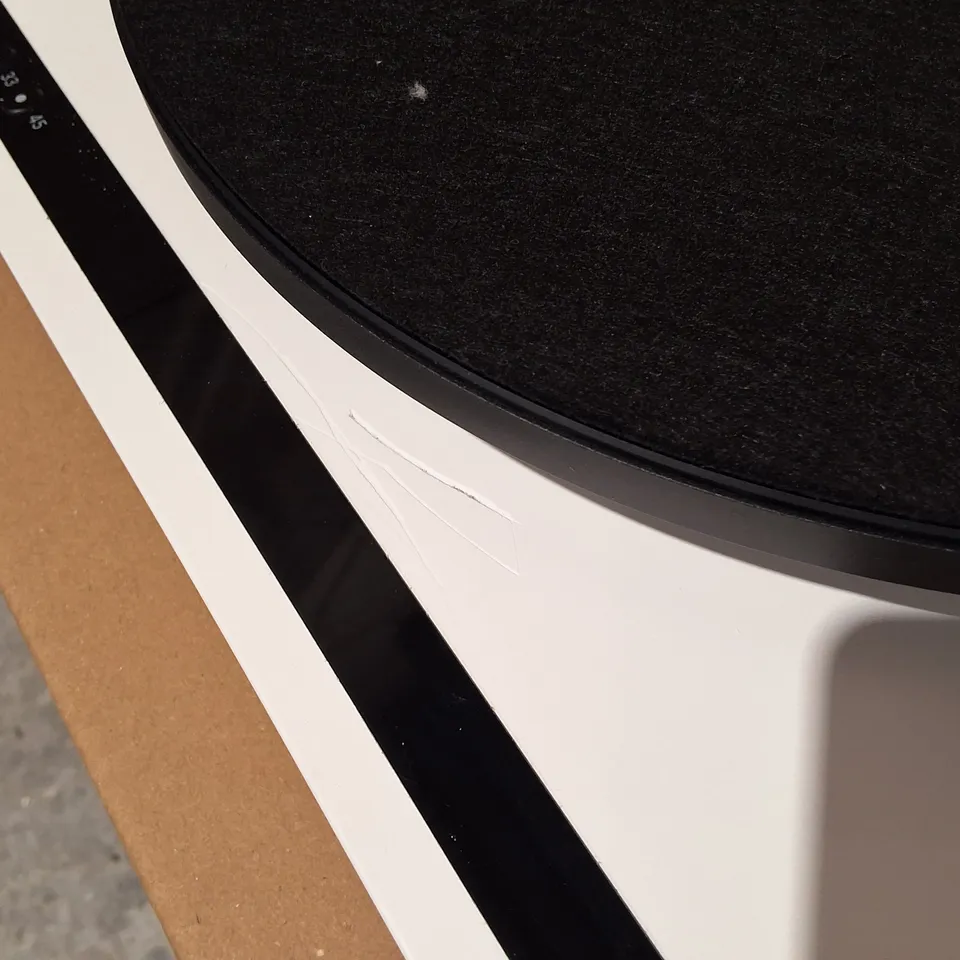 BOXED ROKSAN ATTESSA TURNTABLE IN WHITE 