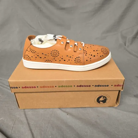BOXED PAIR OF ADESSO FLORAL HOLE PUNCH TRAINERS IN BROWN - 6