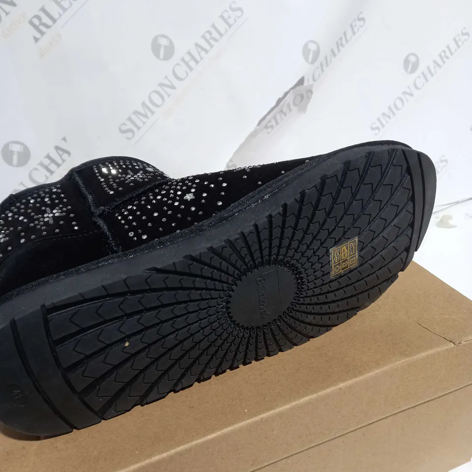 BOXED PAIR OF BONOVA SPARKLE SHEEPSKIN BOOTS BLACK SIZE 8