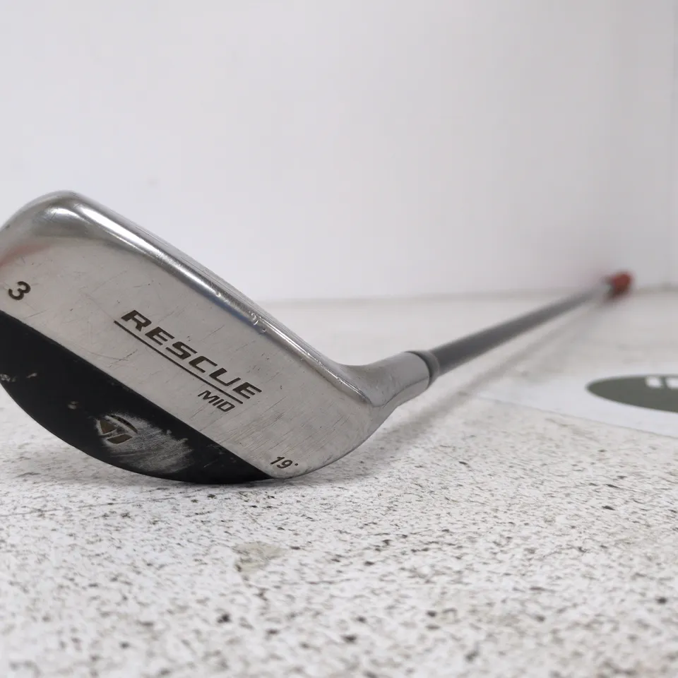 TAYLORMADE RESCUE MID 3 HYBRID – 19° LOFT, GRAPHITE SHAFT (REGULAR FLEX)