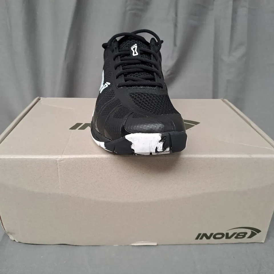 BOXED PAIR OF INOV8 F-LITE 235 V3 SHOES IN BLACK UK SIZE 7.5