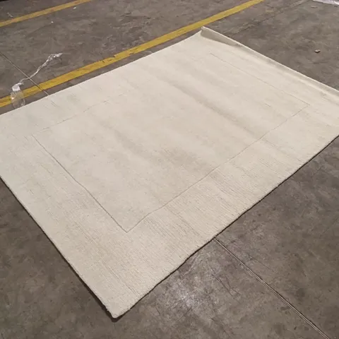 QUALITY DESIGNER AREA RUG - APPROXIMATELY 230CM X 165CM