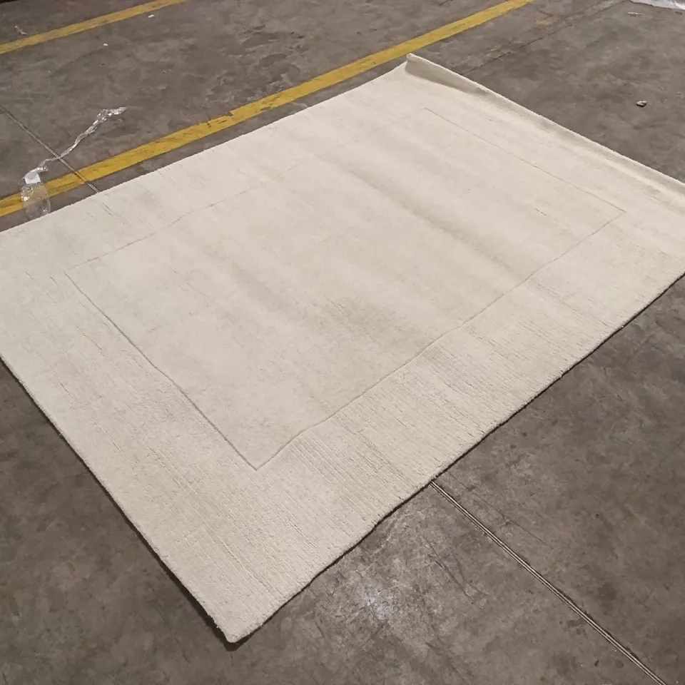 QUALITY DESIGNER AREA RUG - APPROXIMATELY 230CM X 165CM