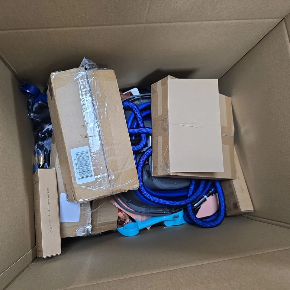 BOX OF APPROXIMATELY 22 ASSORTED ITEMS TO INCLUDE FRANK USHER SCARF, CONTURVE, FAN ETC